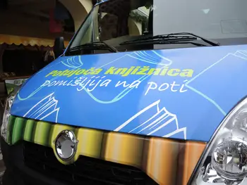POTUJOČA KNJIŽNICA IN NJENO POSLANSTVO