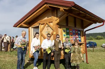 »Če bi čebela izginila z obličja Zemlje, bi človek preživel le štiri leta. Brez čebel ni več opraševanja, ni več rastlin, ni več živali, ni več ljudi.«