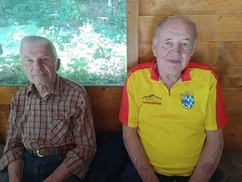 Danica Arnež in Julijan Blasutto praznovala s kolesarji DU Preddvor