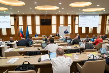 Državni svet Republike Slovenije opozarja: toča ne pozna na uro Državni svet Republike Slovenije opozarja: toča ne pozna na uro
