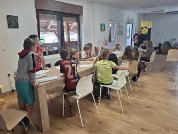 Četrti dan počitniškega varstva – v družbi risanja, kitare in čarovnij