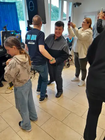 Radi plešemo