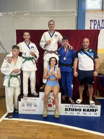 Judo klub Komenda uspešno nastopil na pripravah in tekmovanju "Mala Evropa" v Prnjavoru 