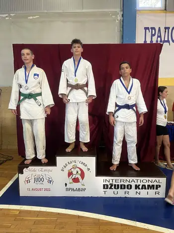 Judo klub Komenda uspešno nastopil na pripravah in tekmovanju "Mala Evropa" v Prnjavoru 