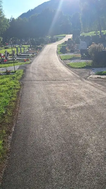 Preplastitev poti na pokopališču na Blejski Dobravi – etapa II
