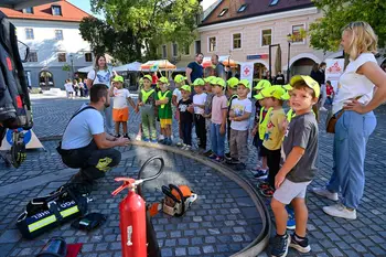 Več kot 800 otrok peš na Dan brez avtomobila