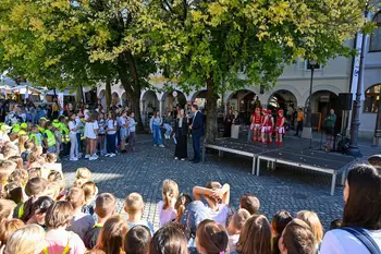Več kot 800 otrok peš na Dan brez avtomobila