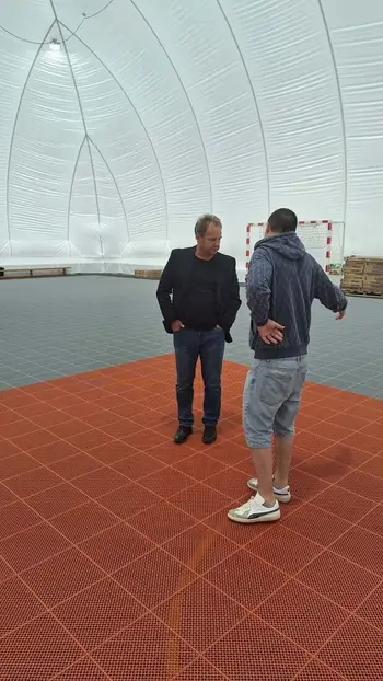NOVA PODLAGA V BALONU S ŠPORTNIM IGRIŠČEM