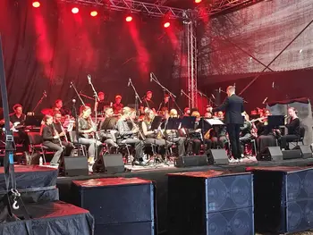 Grosuplje v jeseni 2025: Utrinki s festivala polnega glasbe in druženja