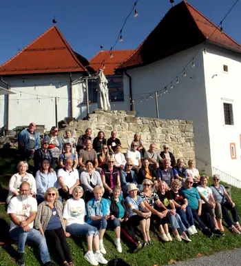 35. likovna kolonija prijateljstva na gradu Komenda 35. likovna kolonija prijateljstva na gradu Komenda