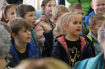 Množično praznovanje in drobne radosti