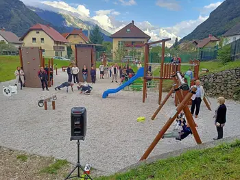 Novo otroško športno igrišče Domen in Aljaž