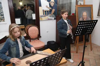 V veselje sebi in še komu