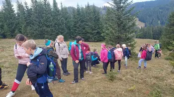 Mladi planinci na poti po Golteh