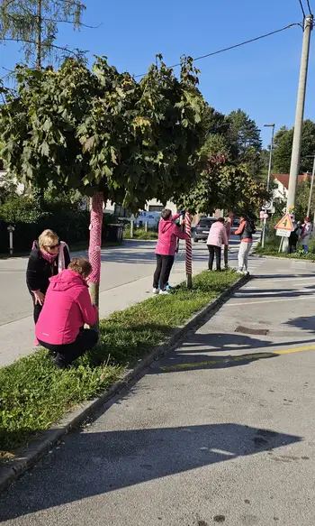 Vnanje Gorice v rožnatem 