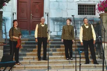 Ljudska pesem živi: Kvartet Bršljan praznuje desetletje z glasbo in srcem