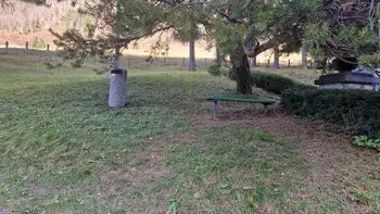 Nove klopi in koši za smeti na Hrušici