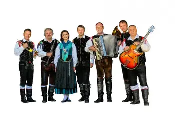 Ansambel Gašperji in prižig lučk