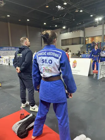 Mladi judoisti iz Judo kluba Ippon Kamnik na kadetskem evropskem pokalu v Györu