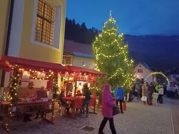 Adventna tržnica z domačimi ponudniki in ponudnicami