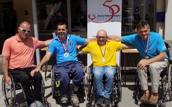 PODPRVAK V KEGLANJU MED TETRAPLEGIKI JE HOVNIK DAMJAN