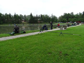 Bolj prazni trnki Bolj prazni trnki