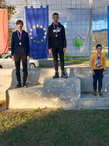 Člani Letalsko modelarskega kluba Miren slavili na državnem prvenstvu z prostoletečimi modeli letal