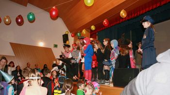 Pustno rajanje – najboljše maske obiskali organi reda!