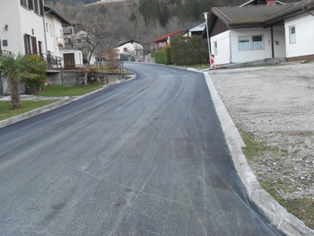 Zaključena je preplastitev ceste v Breginju in Sedlu 