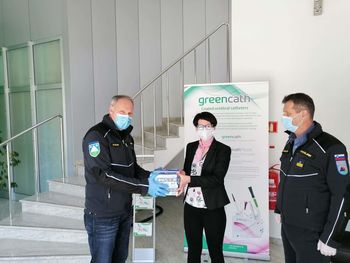 Zaščitne maske razdelili tudi v Kobaridu