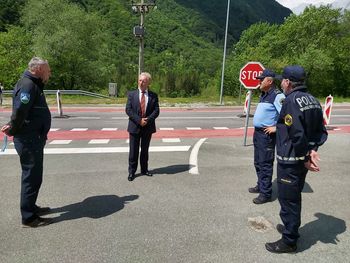 Mejni prehod Robič kmalu odprt do 23. ure Mejni prehod Robič kmalu odprt do 23. ure