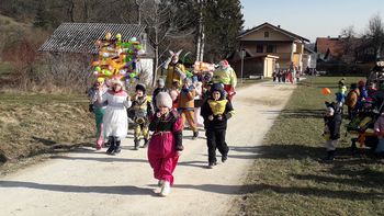 A 'MATE KEJ ZA PUSTA HRUSTA?