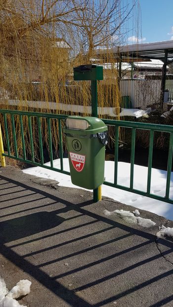 V trgu odslej tudi koš za pasje iztrebke