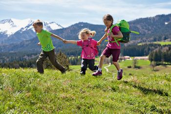 Poskrbimo, da bodo v čisti naravi uživali tudi prihodnji rodovi