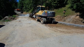 Rekonstrukcija javne poti na Ropasiji