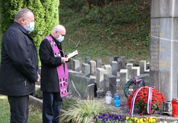 Letos ob dnevu spomina na mrtve namesto komemoracije le skromen poklon