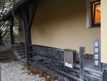 Polnilna postaja za električna kolesa pri Planinskem domu na Čreti