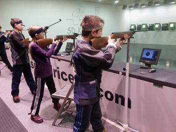 Medobčinsko tekmovanje osnovnih šol v streljanju s serijsko zračno puško