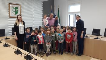 Otroci iz vrtca Kidričevo obiskali gospoda župana