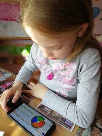 Učenci 3. b razreda se vam predstavijo od doma 