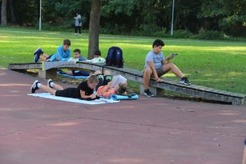 BRALNA PLAŽA OB NACIONALNEM MESECU SKUPNEGA BRANJA