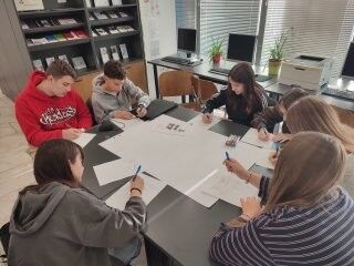 IZBIRA BODOČIH POKLICEV IZBIRA BODOČIH POKLICEV