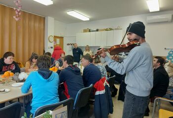 Kostanjev piknik povezal skupnost