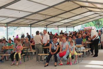 Lahko pomagamo svojim društvom