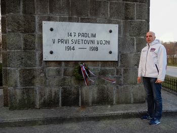 Iz koščkov sestavlja zgodbe ljudi