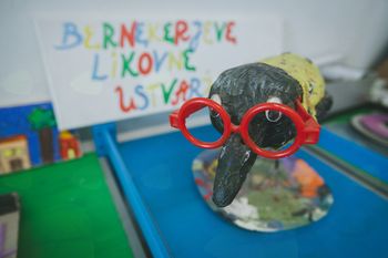 Bernekerjeva poletna ustvarjalnica: Oljne, akrilne ali tempera barve?