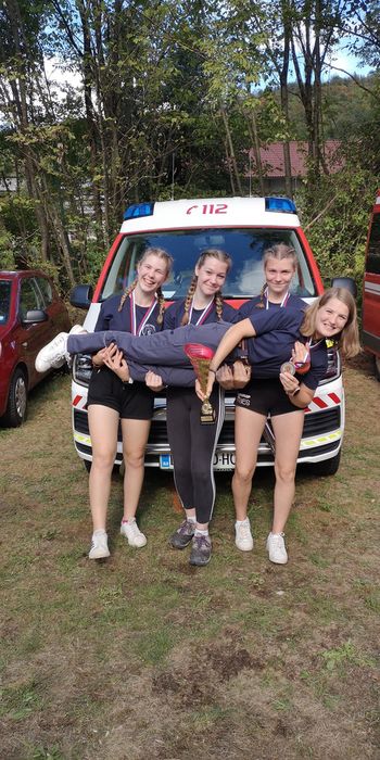 Horjulske mladinke spet na stopničkah 