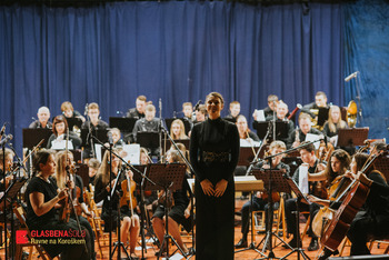 Božično-novoletni koncert Simfoničnega orkestra Glasbene šole Ravne na Koroškem in pevcev Glasbene šole Slovenj Gradec