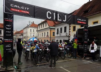 Kolesarji na krosu v Kamniku