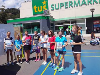 Turnir za otroke v badmintonu na prostem